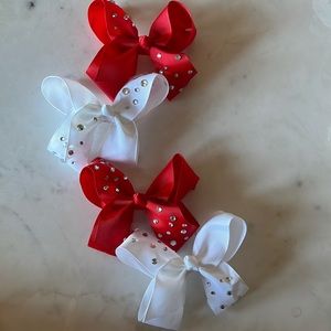 Cute Red and white bows available with little crystals ❤️🤍❤️🤍